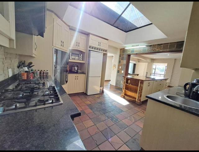 4 BEDROOM HOUSE FOR SALE IN STONERIDGE